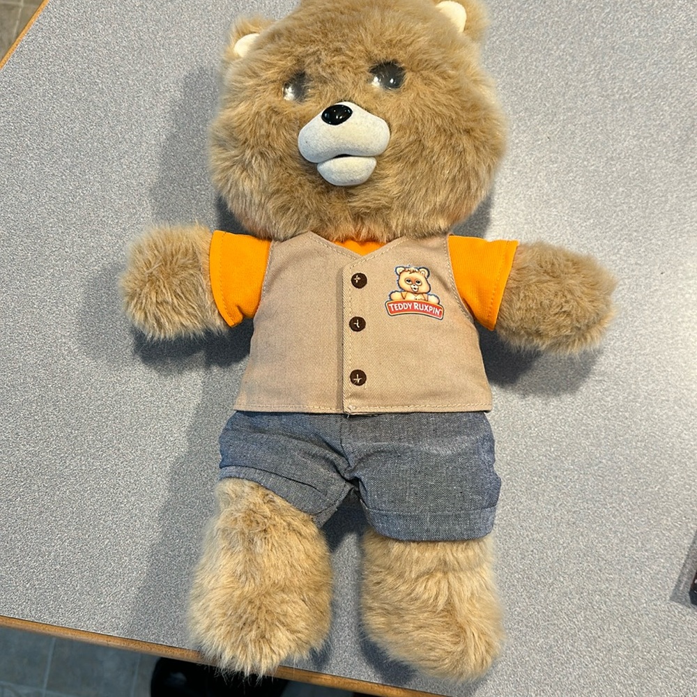 Teddy Ruxpin 2017  animatronic interactive talking storytelling bear 1985 (X)